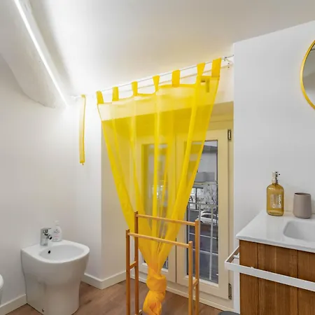 Apartment Host4u - Conicchio New Few Steps From Casazza Metro Station & Free Parking