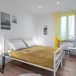 شقة Host4u - Conicchio New Few Steps From Casazza Metro Station & Free Parking بريشا