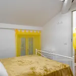 Host4u - Conicchio New Few Steps From Casazza Metro Station & Free Parking شقة