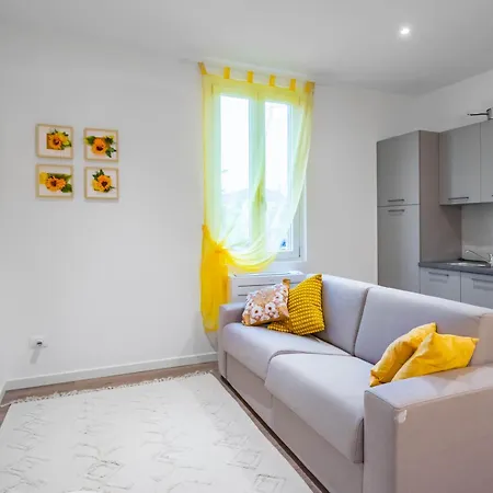 Apartment Host4u - Conicchio New Few Steps From Casazza Metro Station & Free Parking *