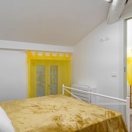 Host4u - Conicchio New Few Steps From Casazza Metro Station & Free Parking Apartment