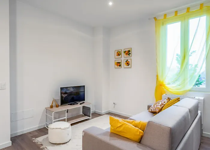 Apartment Host4u - Conicchio New Few Steps From Casazza Metro Station & Free Parking