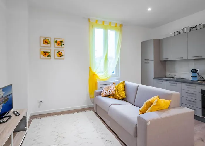 Apartment Host4u - Conicchio New Few Steps From Casazza Metro Station & Free Parking *