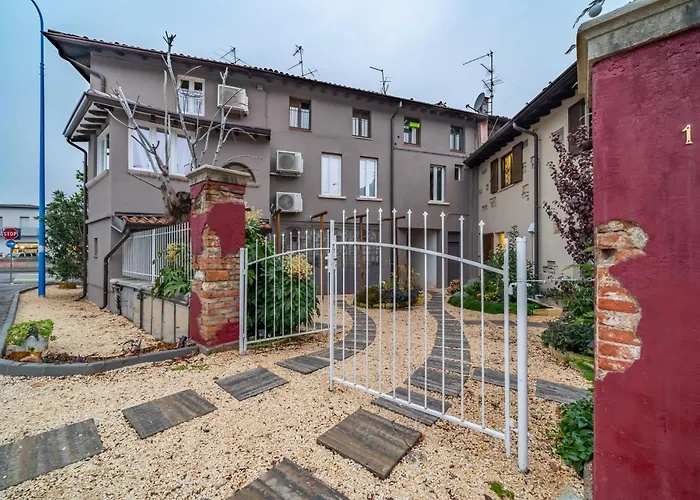 Apartment Host4u - Conicchio New Few Steps From Casazza Metro Station & Free Parking Brescia