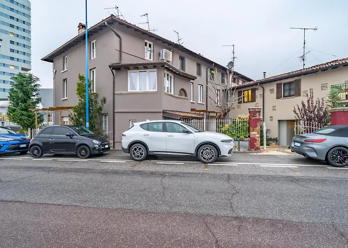 Host4u - Conicchio New Few Steps From Casazza Metro Station & Free Parking Apartment *