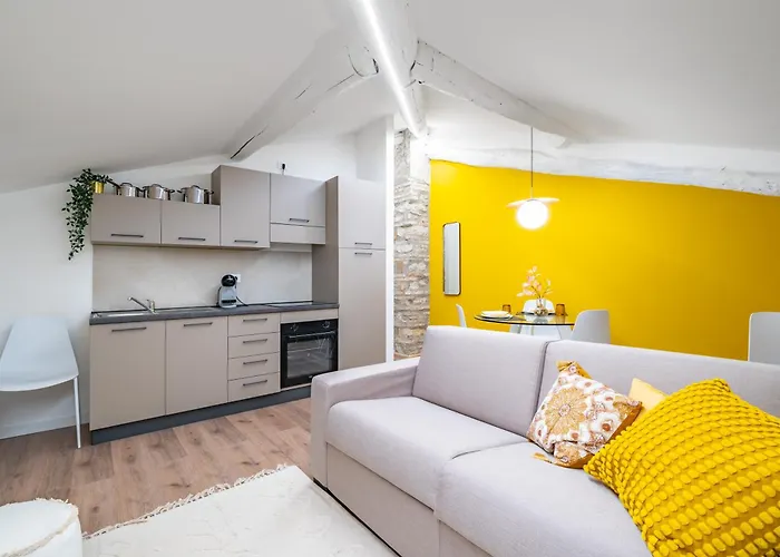 Host4u - Conicchio New Few Steps From Casazza Metro Station & Free Parking Apartment *