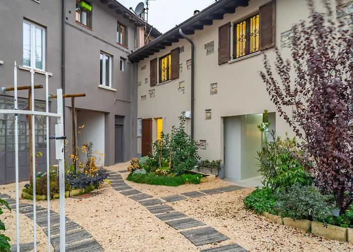 Apartment Host4u - Conicchio New Few Steps From Casazza Metro Station & Free Parking Brescia