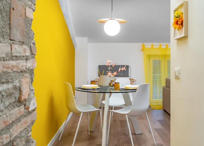 Apartment Host4u - Conicchio New Few Steps From Casazza Metro Station & Free Parking