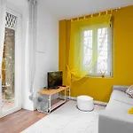 Apartment Host4u - Conicchio New Few Steps From Casazza Metro Station & Free Parking *
