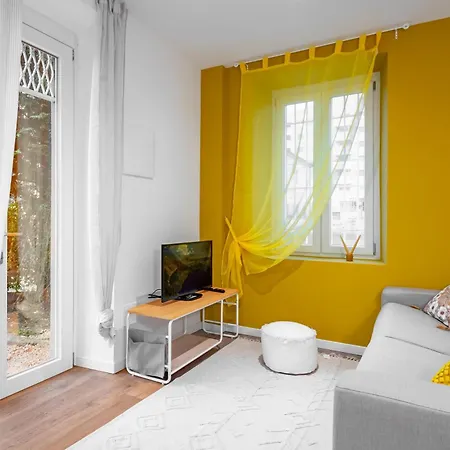 Διαμέρισμα Host4u - Conicchio New Few Steps From Casazza Metro Station & Free Parking *