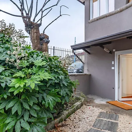 Host4u - Conicchio New Few Steps From Casazza Metro Station & Free Parking Apartment Brescia
